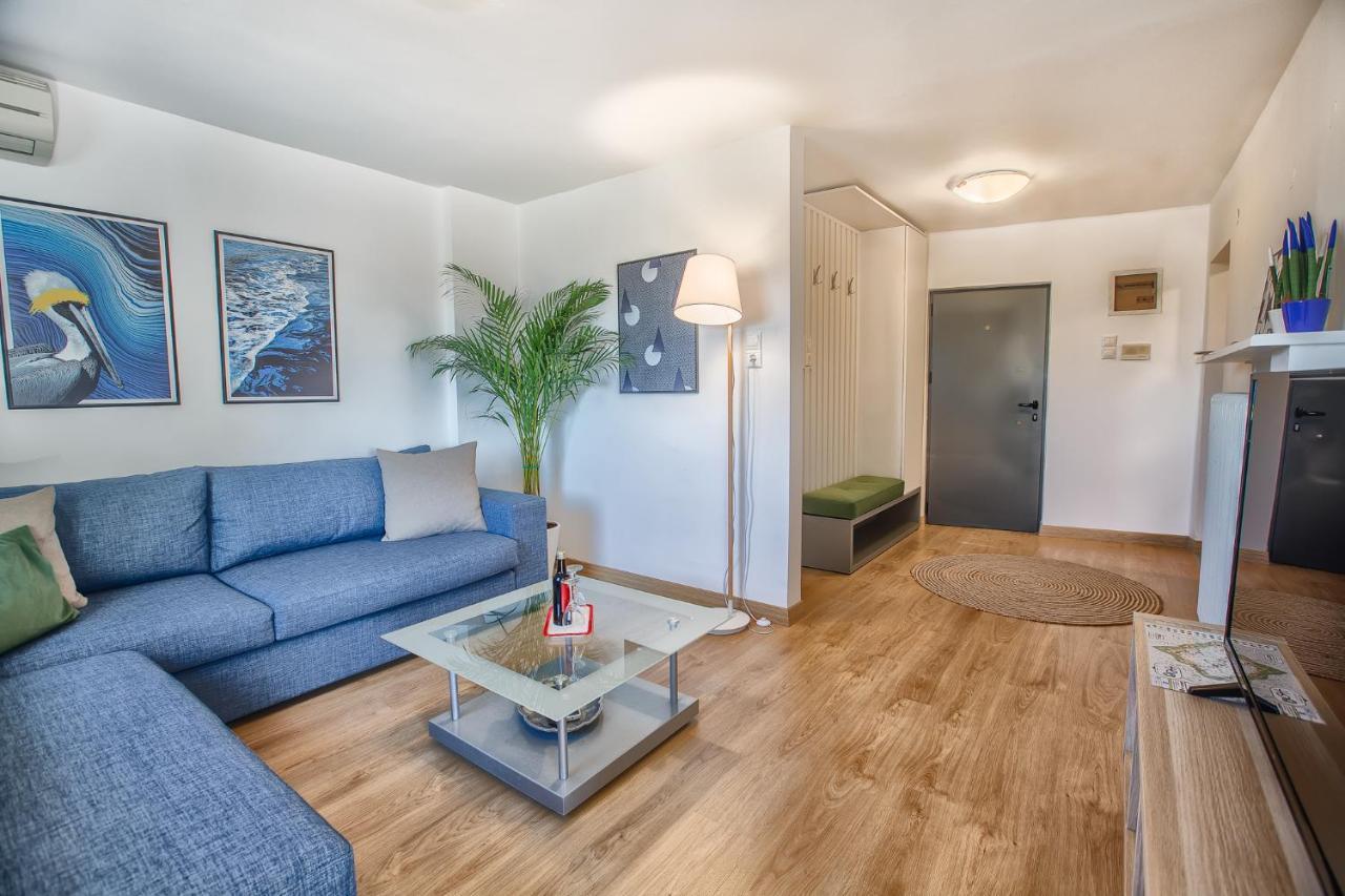 Seaside & Terrace Apartment *